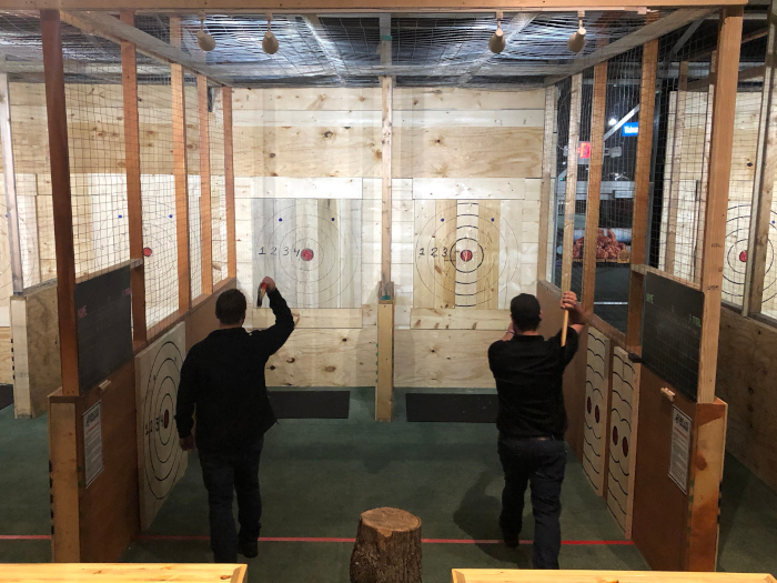 Ax throwing SIDE BY SIDE THROWING LANES