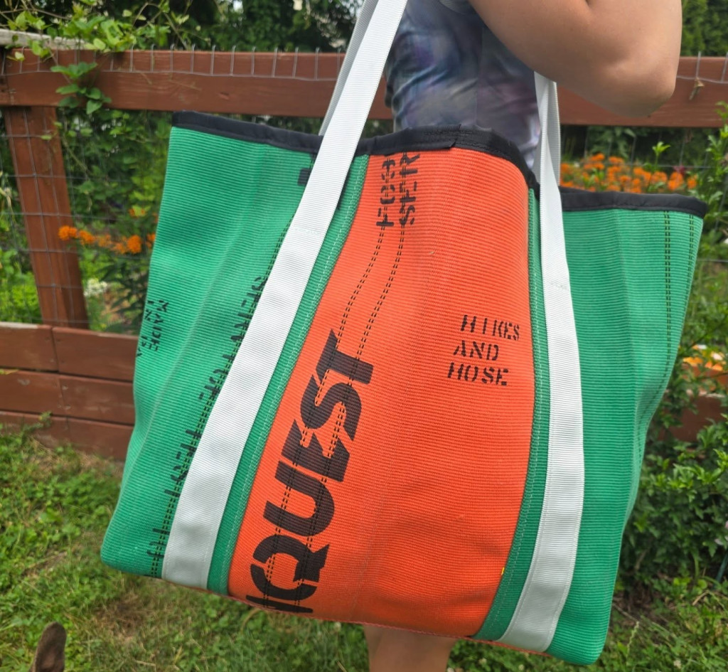 hikes and hose tote bag from FB