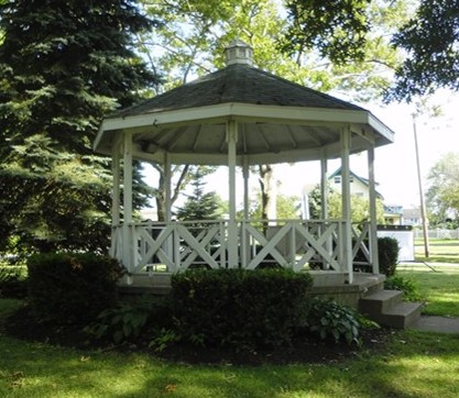 Concert featuring Key West Express Lite at the Gazebo on Iroquois Avenue